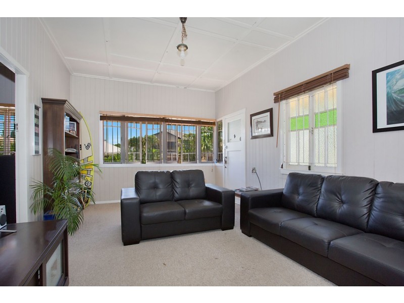 20 Riviera Road, Miami QLD 4220