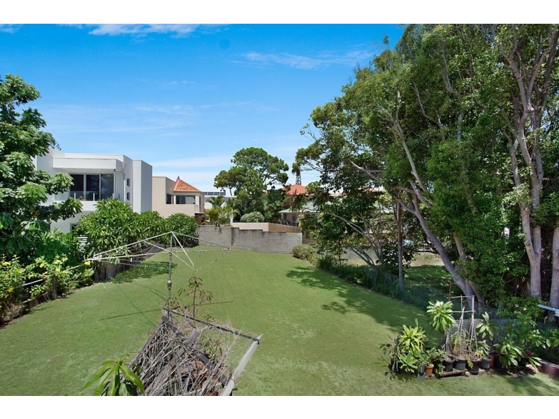 20 Riviera Road, Miami QLD 4220