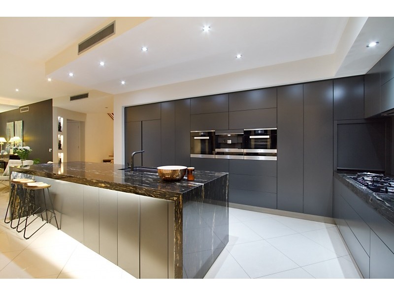 12 Westminter Court, Sovereign Islands QLD 4216