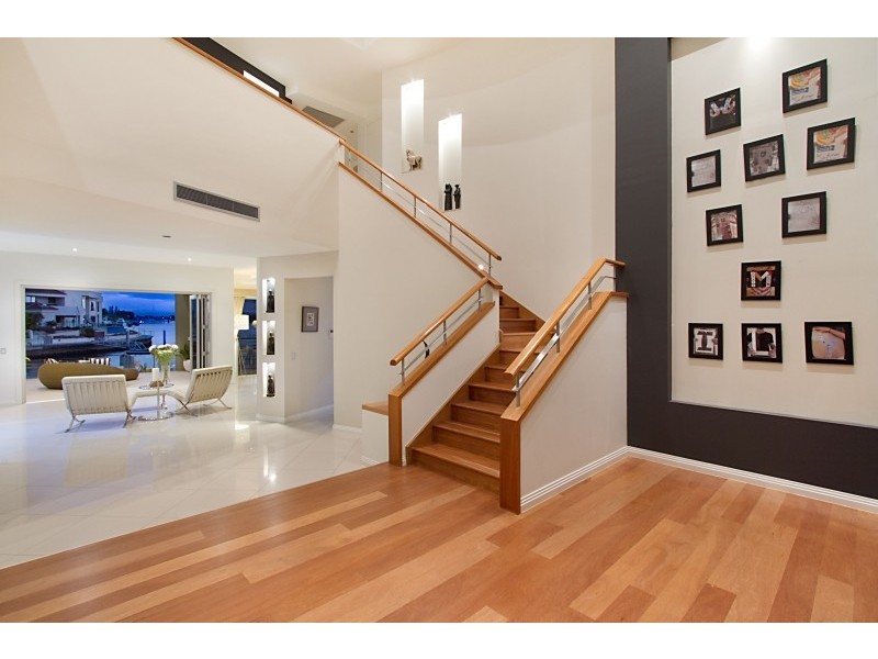 12 Westminter Court, Sovereign Islands QLD 4216