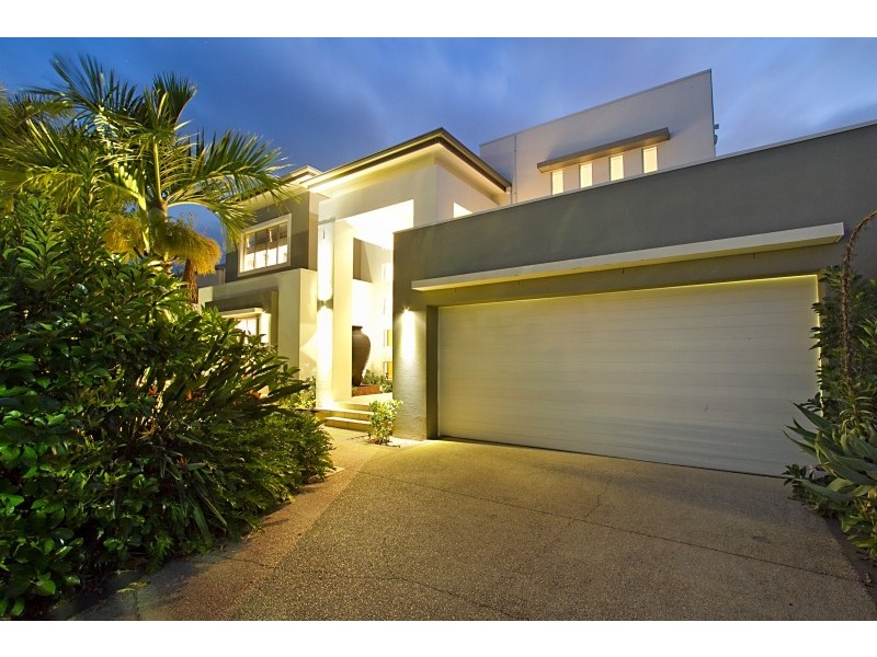 12 Westminter Court, Sovereign Islands QLD 4216