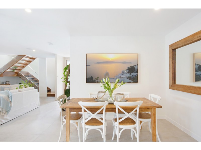 2/10 Tawarri Crescent, Burleigh Heads QLD 4220