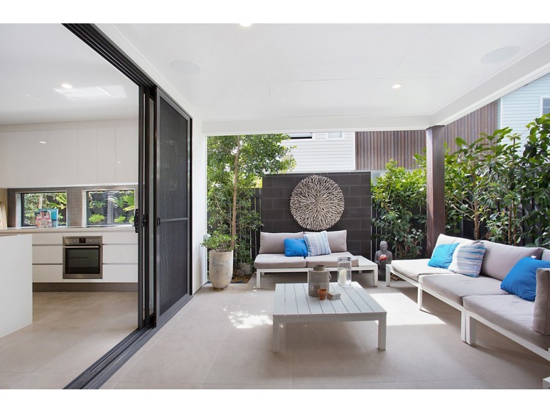 2/10 Tawarri Crescent, Burleigh Heads QLD 4220
