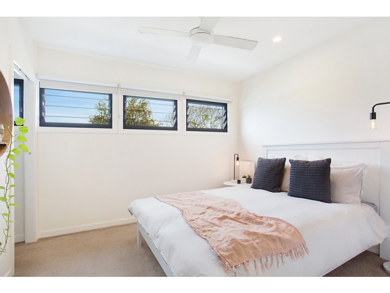 2/10 Tawarri Crescent, Burleigh Heads QLD 4220
