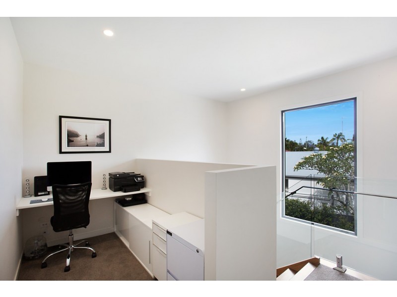 2/10 Tawarri Crescent, Burleigh Heads QLD 4220