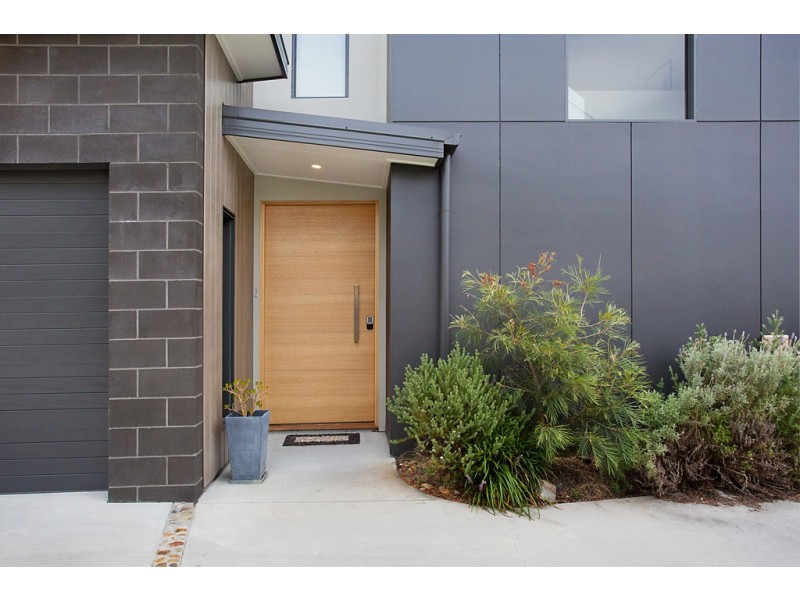 2/10 Tawarri Crescent, Burleigh Heads QLD 4220