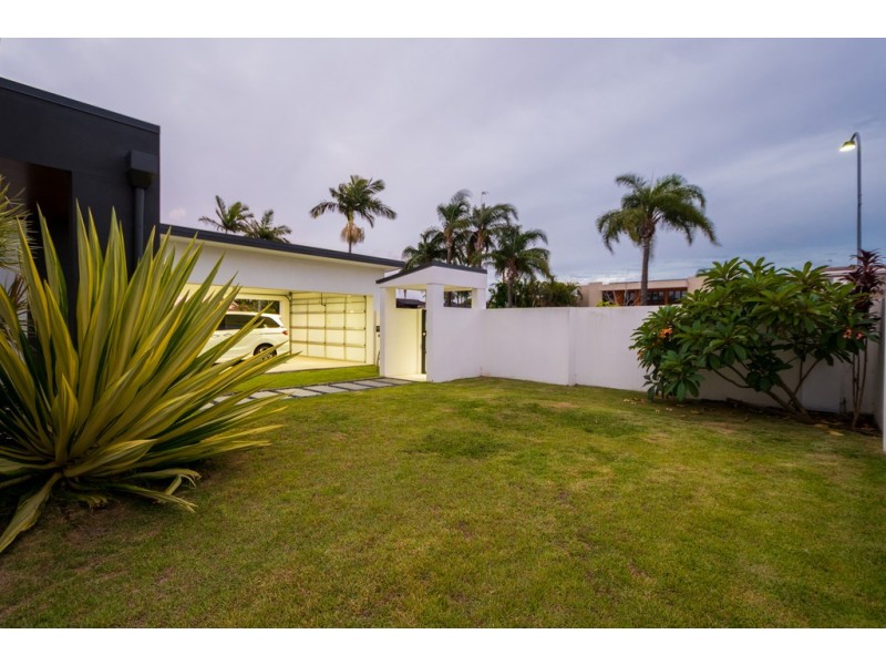 20 Boomerang Crescent, Sorrento QLD 4217