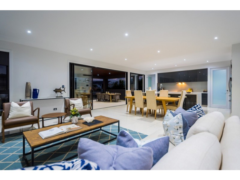 20 Boomerang Crescent, Sorrento QLD 4217