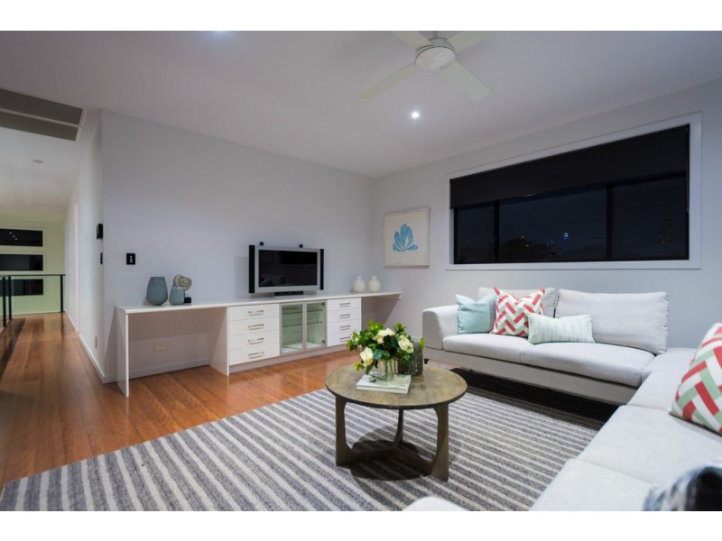 20 Boomerang Crescent, Sorrento QLD 4217