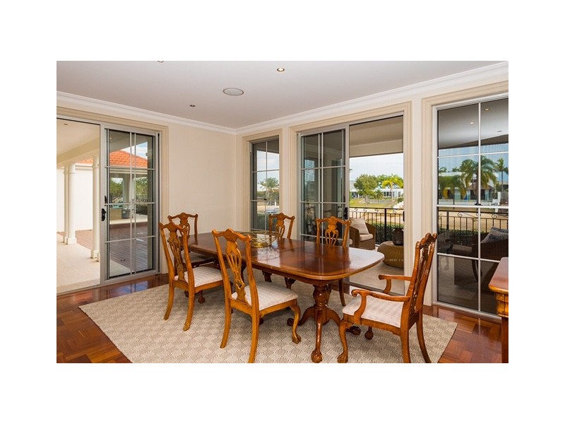 46-48 Moana Park Avenue, Broadbeach Waters QLD 4218