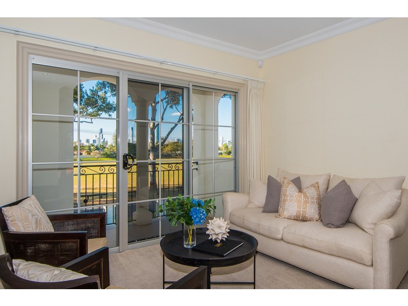 46-48 Moana Park Avenue, Broadbeach Waters QLD 4218