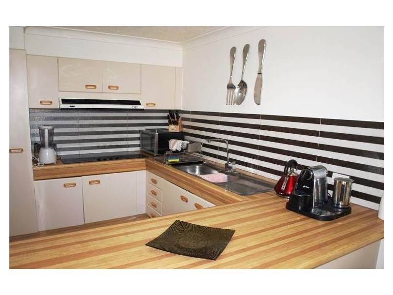 6/8 Queensland Ave, Broadbeach QLD 4218