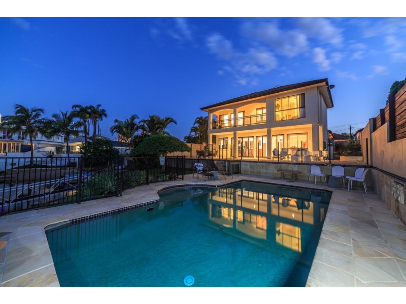 103 Amalfi Drive, Isle Of Capri QLD 4217