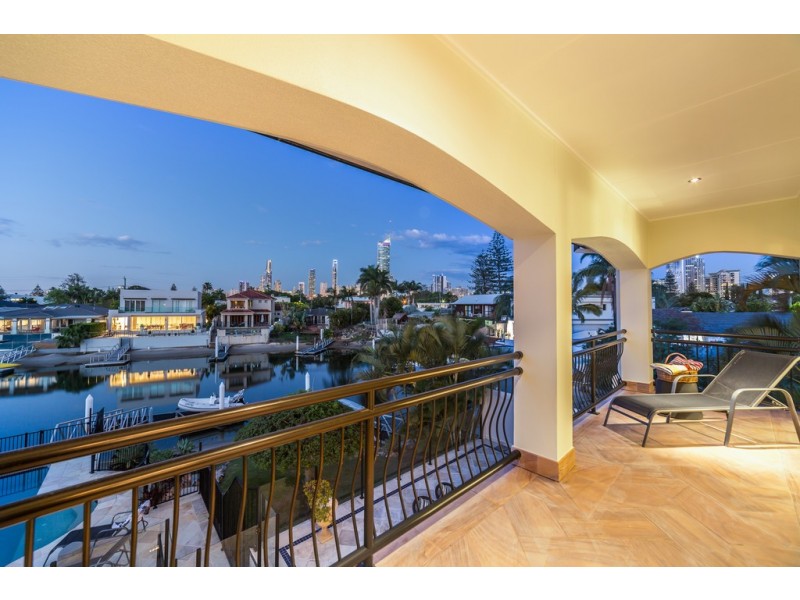 103 Amalfi Drive, Isle Of Capri QLD 4217