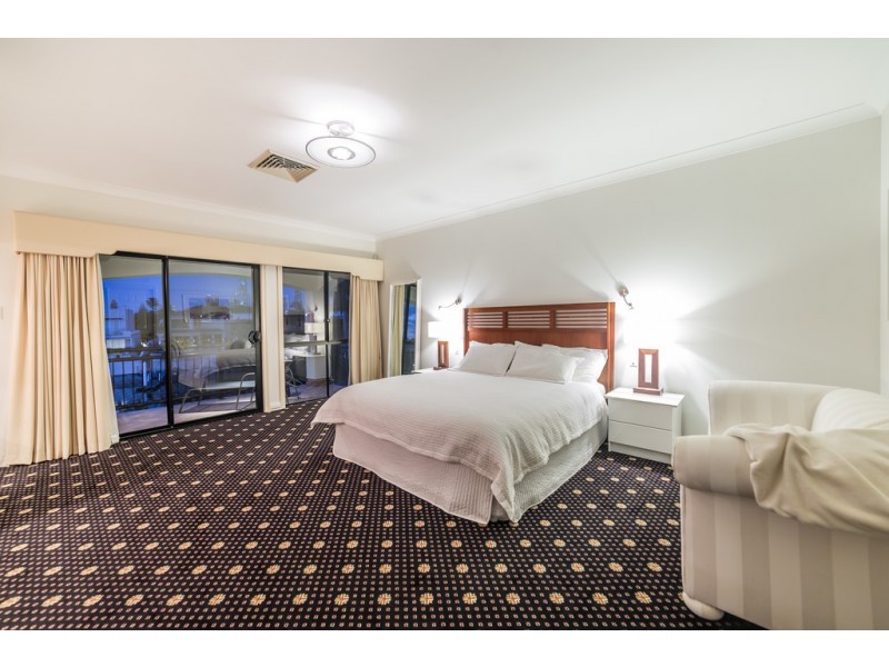 103 Amalfi Drive, Isle Of Capri QLD 4217