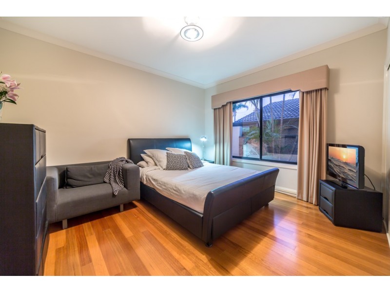 103 Amalfi Drive, Isle Of Capri QLD 4217