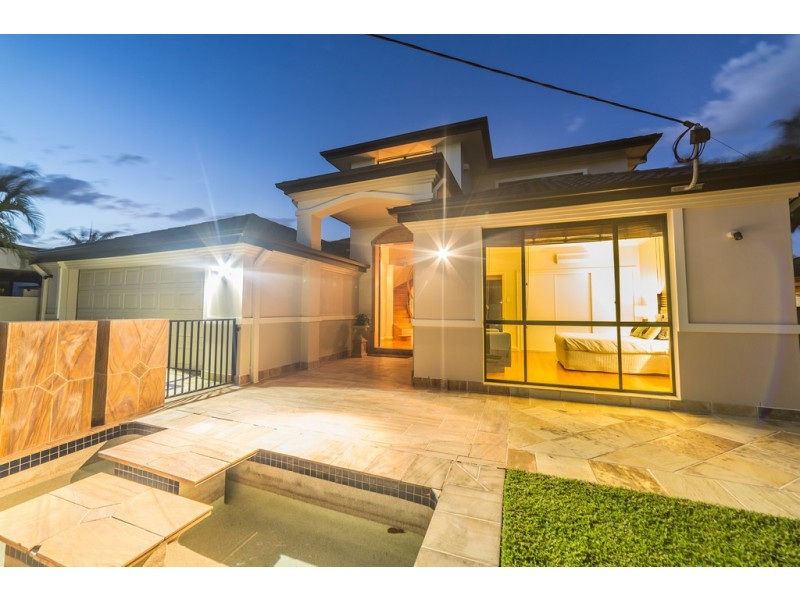 103 Amalfi Drive, Isle Of Capri QLD 4217