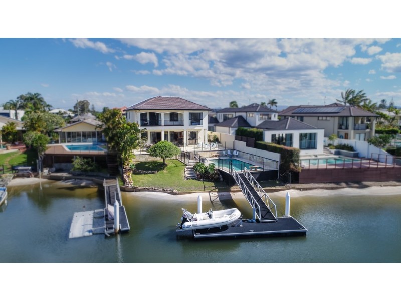 103 Amalfi Drive, Isle Of Capri QLD 4217