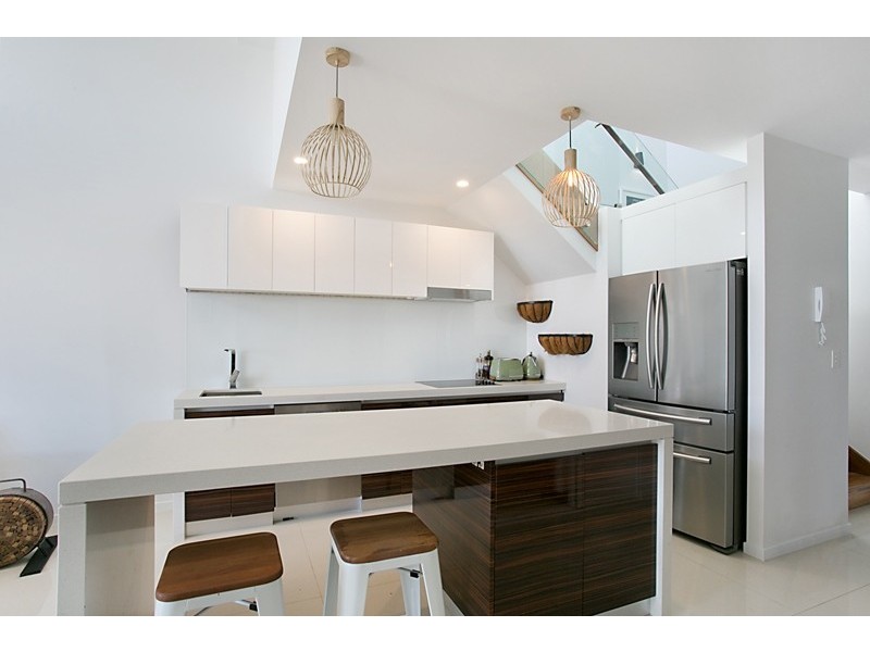 302/46-48 Peerless Avenue, Mermaid Beach QLD 4218