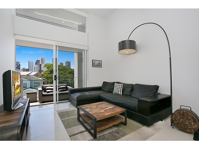 302/46-48 Peerless Avenue, Mermaid Beach QLD 4218