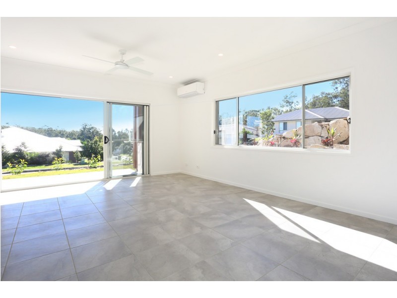 25 Winchester Cr, Pimpama QLD 4209