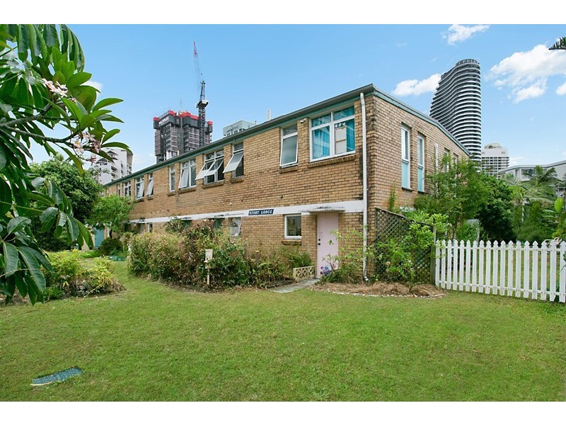 14 ‘Sturt Lodge’ 15 George Avenue, Broadbeach QLD 4218