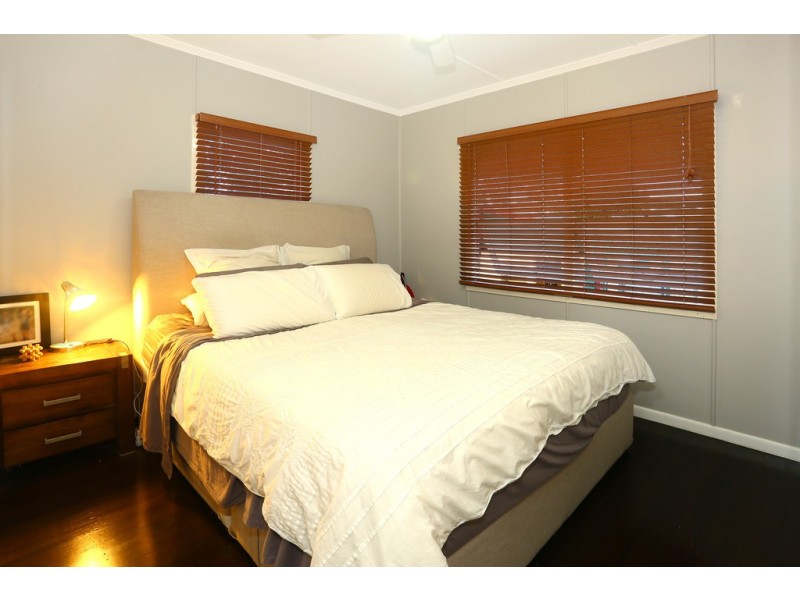 31 Bellevue Parade, Labrador QLD 4215