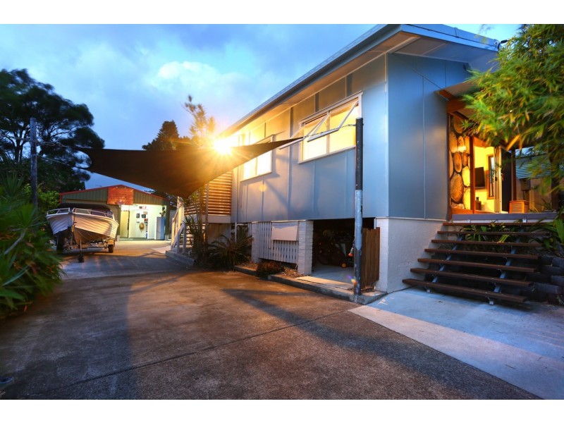 31 Bellevue Parade, Labrador QLD 4215