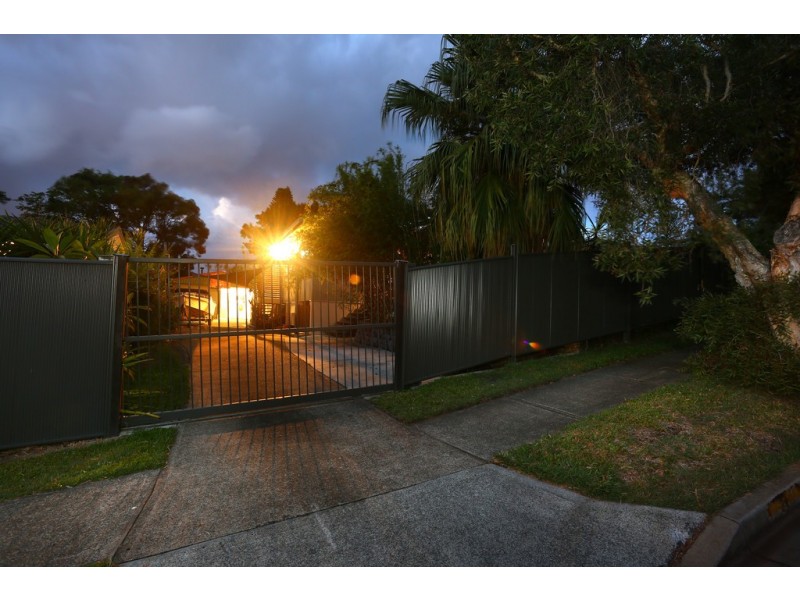 31 Bellevue Parade, Labrador QLD 4215
