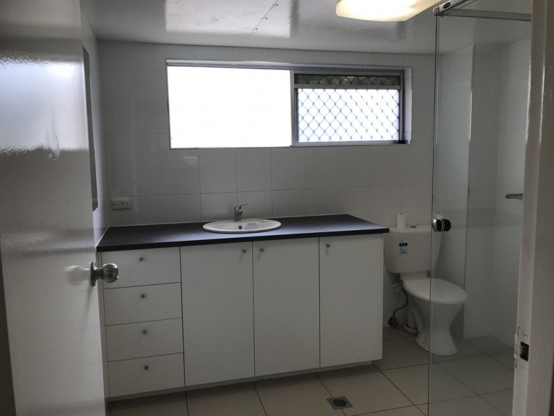 2/10 White Street, Southport QLD 4215