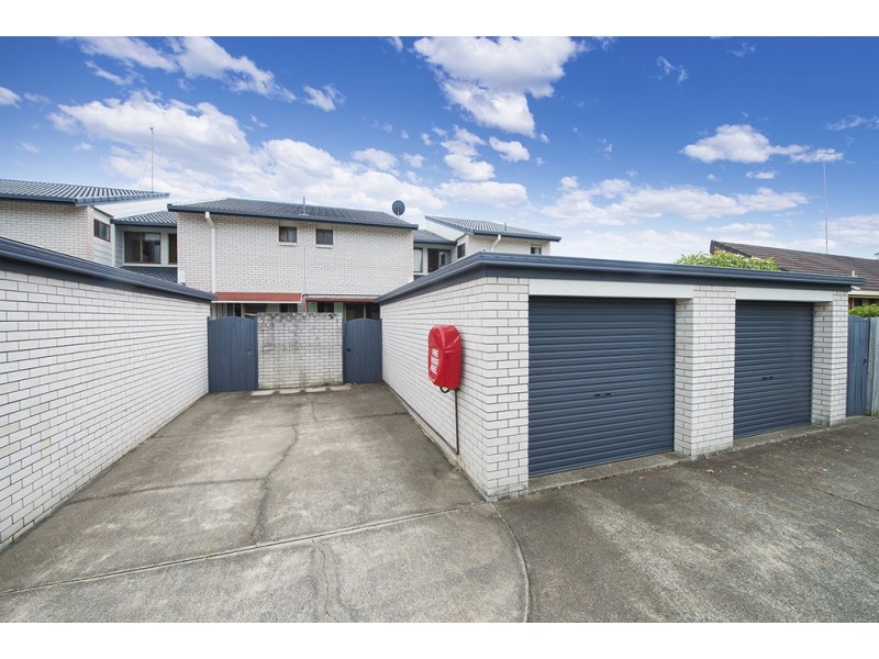 2/52-58 Bordeaux Parade, Mermaid Waters QLD 4218