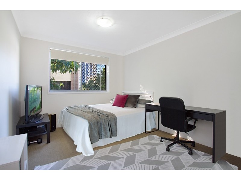 6/21 First Avenue, Broadbeach QLD 4218