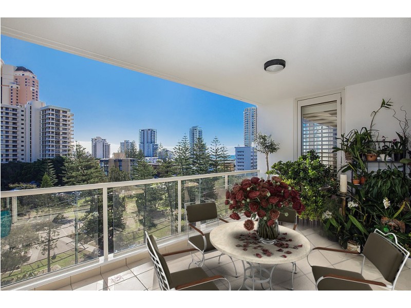 18/20 Queensland Avenue, Broadbeach QLD 4218