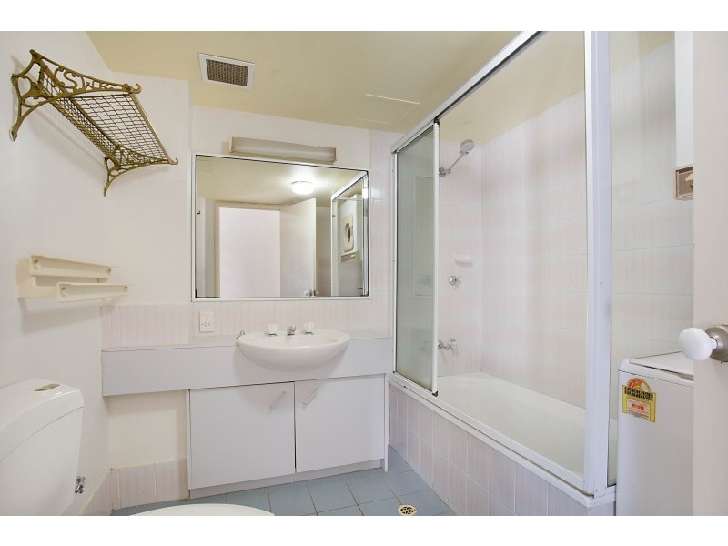 38/26-32 ‘Cascade Gardens’ Monaco Street, Surfers Paradise QLD 4217