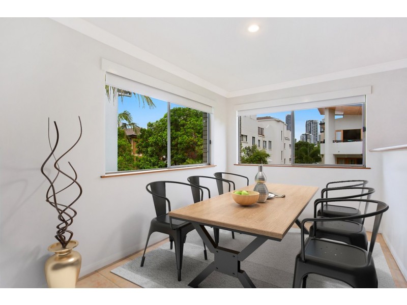 6/38 Chelsea Avenue, Broadbeach QLD 4218