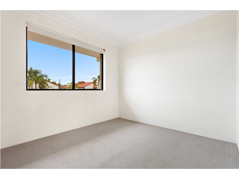 4/8 Aquila Court, Mermaid Waters QLD 4218