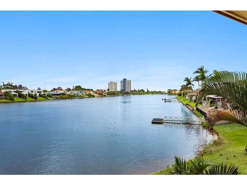 4/8 Aquila Court, Mermaid Waters QLD 4218