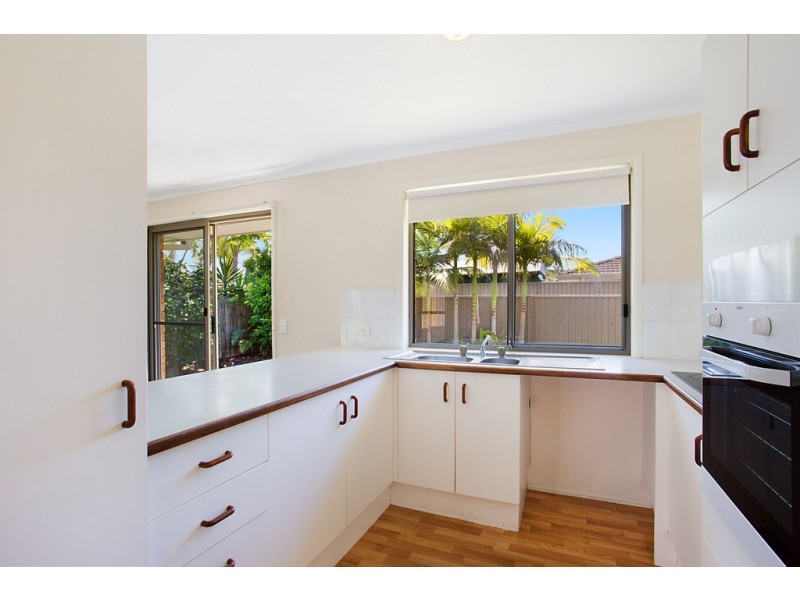 12 Southlake Drive, Varsity Lakes QLD 4227