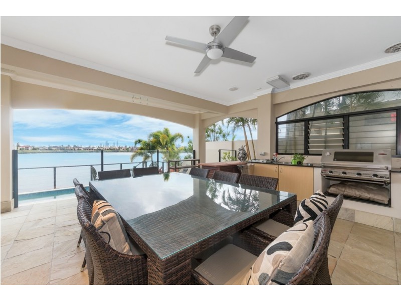 112 Sir Bruce Small Blvd, Benowa Waters QLD 4217