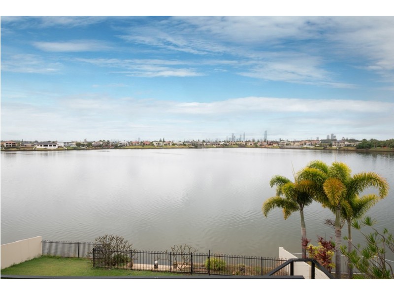 112 Sir Bruce Small Blvd, Benowa Waters QLD 4217