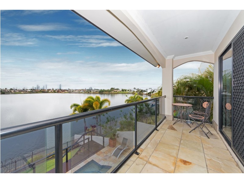 112 Sir Bruce Small Blvd, Benowa Waters QLD 4217