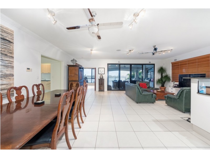 112 Sir Bruce Small Blvd, Benowa Waters QLD 4217