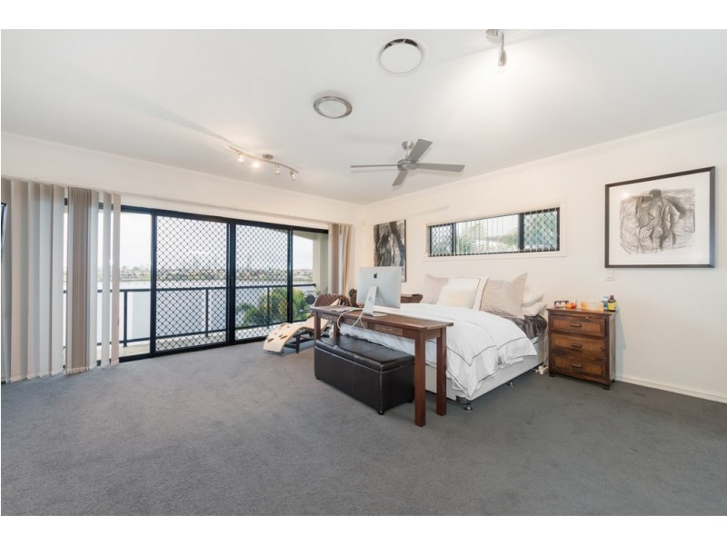 112 Sir Bruce Small Blvd, Benowa Waters QLD 4217