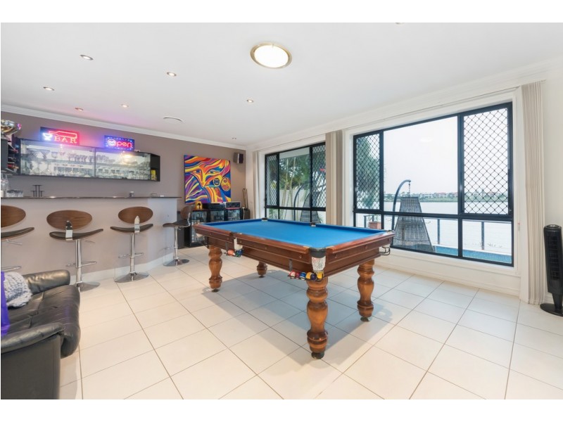 112 Sir Bruce Small Blvd, Benowa Waters QLD 4217