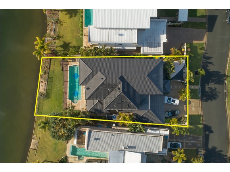 112 Sir Bruce Small Blvd, Benowa Waters QLD 4217