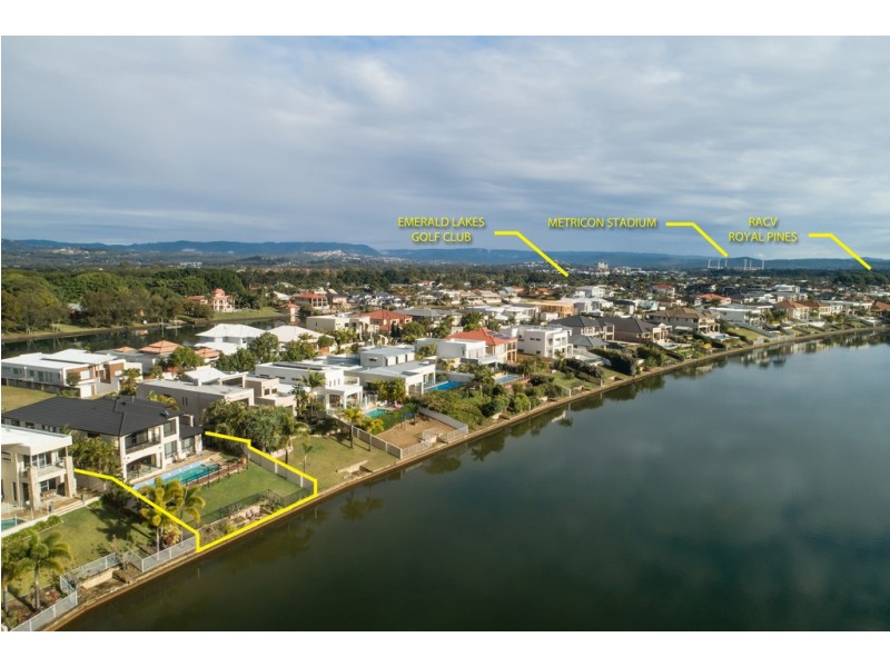 112 Sir Bruce Small Blvd, Benowa Waters QLD 4217