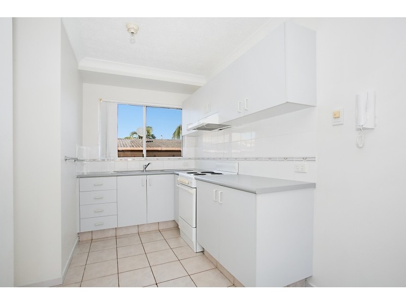 12/25 Darrambal Street, Chevron Island QLD 4217