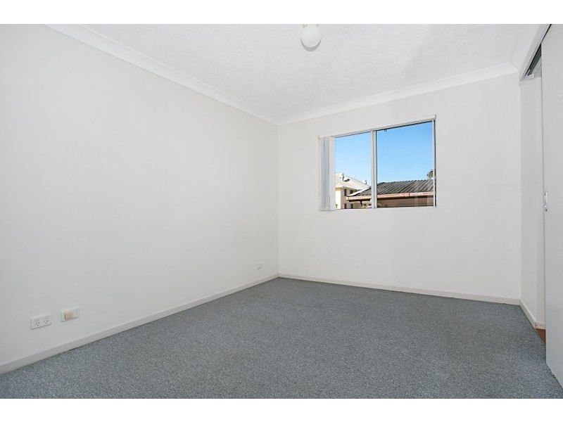 12/25 Darrambal Street, Chevron Island QLD 4217