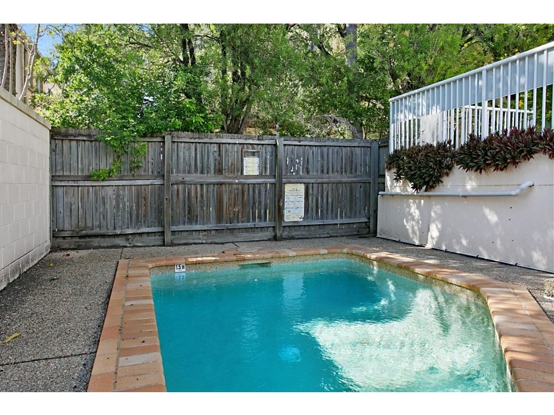 12/25 Darrambal Street, Chevron Island QLD 4217