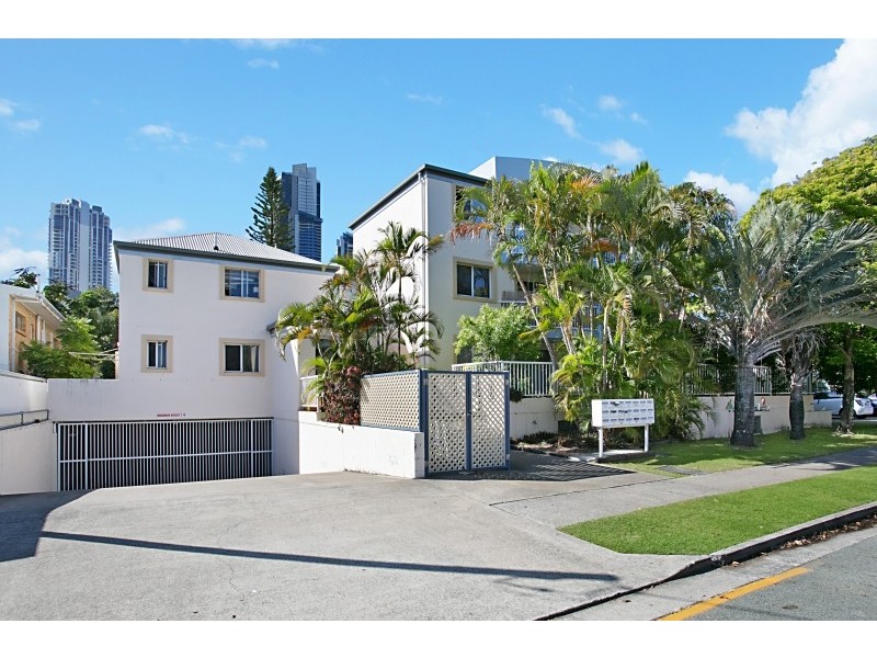 12/25 Darrambal Street, Chevron Island QLD 4217